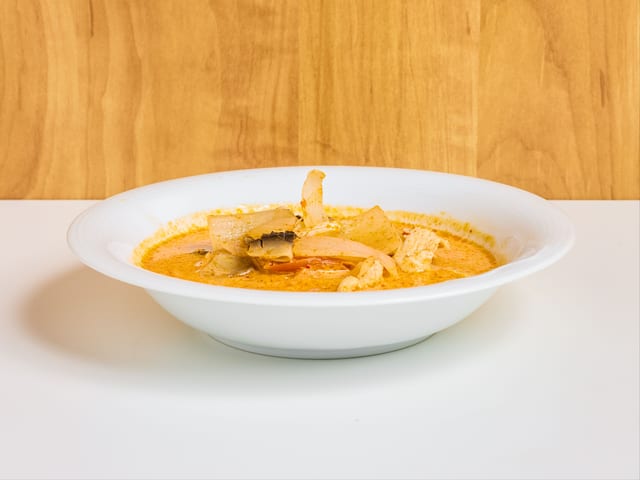 Tom Kha.
